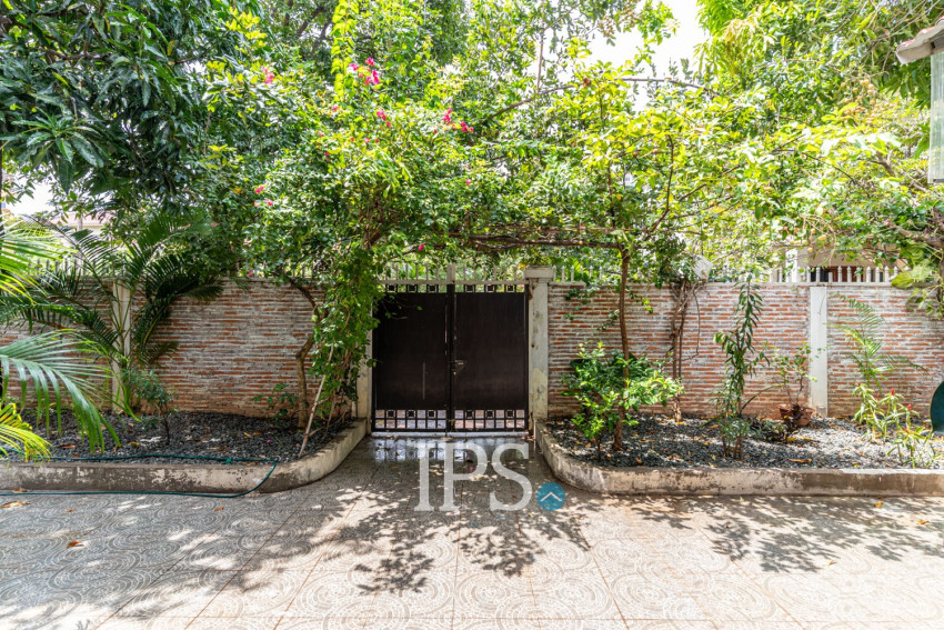 4 Bedroom Villa For Sale - Chroy Changvar, Phnom Penh