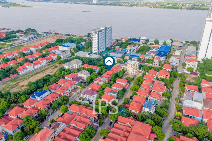 4 Bedroom Villa For Sale - Chroy Changvar, Phnom Penh