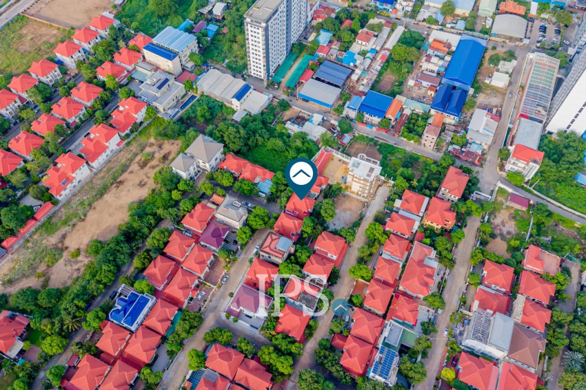 4 Bedroom Villa For Sale - Chroy Changvar, Phnom Penh