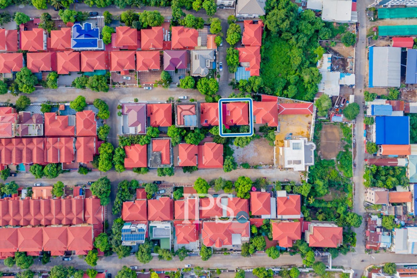 4 Bedroom Villa For Sale - Chroy Changvar, Phnom Penh