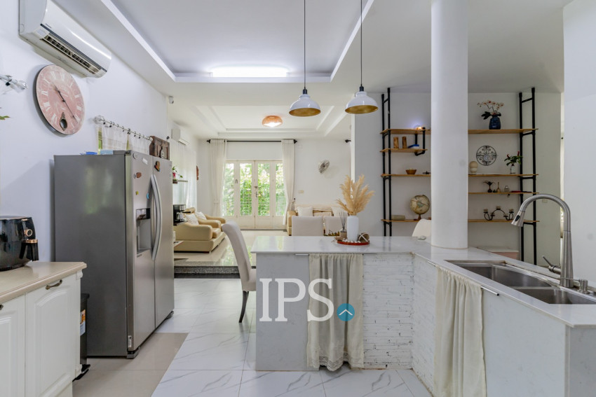 4 Bedroom Villa For Sale - Chroy Changvar, Phnom Penh