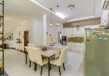 4 Bedroom Villa For Sale - Chroy Changvar, Phnom Penh thumbnail
