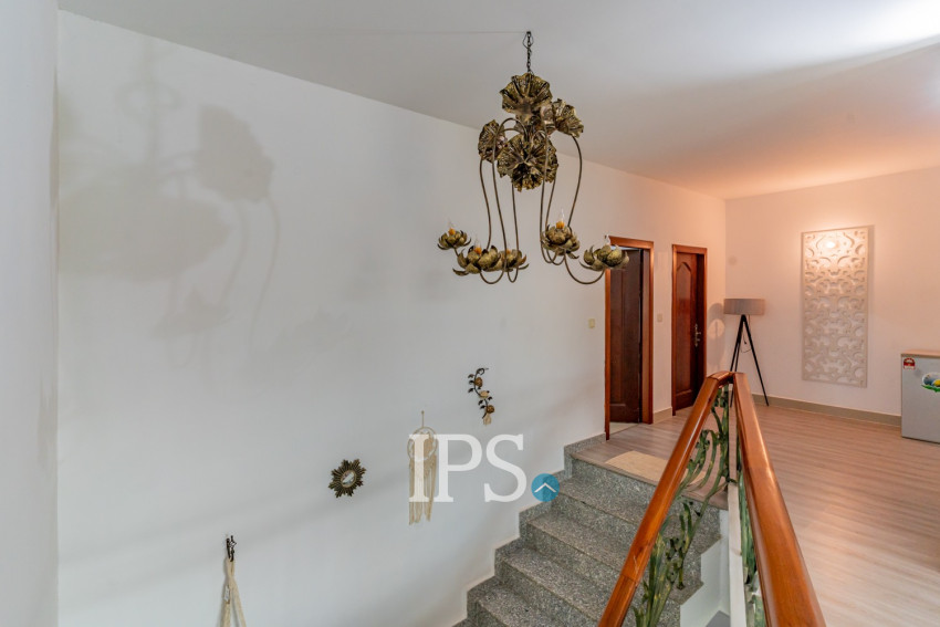 4 Bedroom Villa For Sale - Chroy Changvar, Phnom Penh