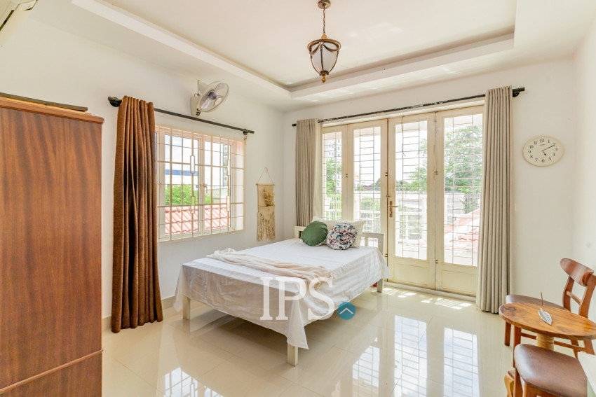 4 Bedroom Villa For Sale - Chroy Changvar, Phnom Penh
