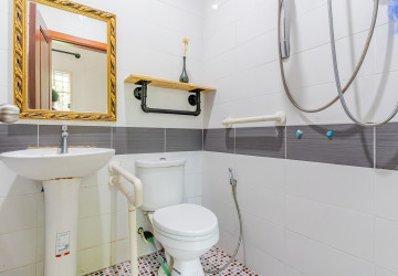 4 Bedroom Villa For Sale - Chroy Changvar, Phnom Penh thumbnail