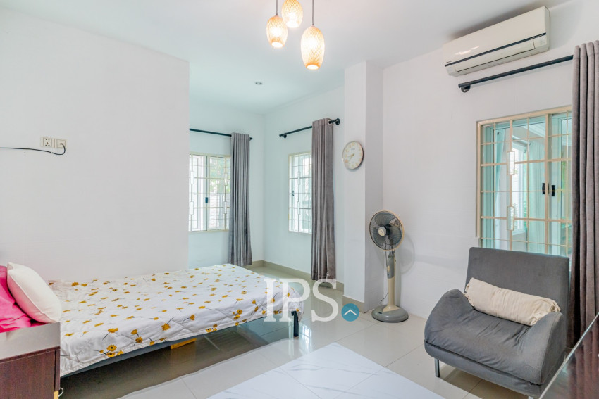4 Bedroom Villa For Sale - Chroy Changvar, Phnom Penh