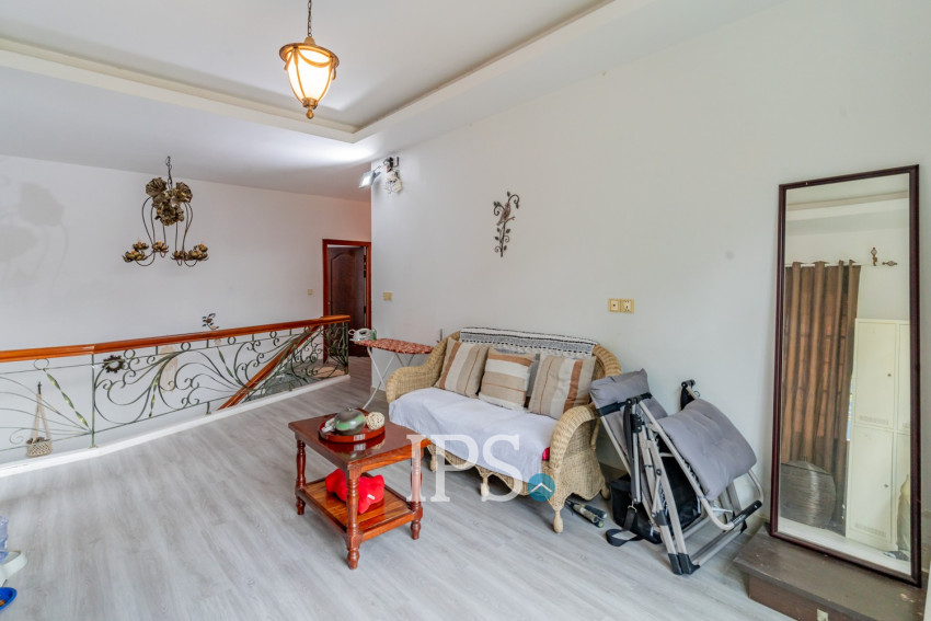 4 Bedroom Villa For Sale - Chroy Changvar, Phnom Penh