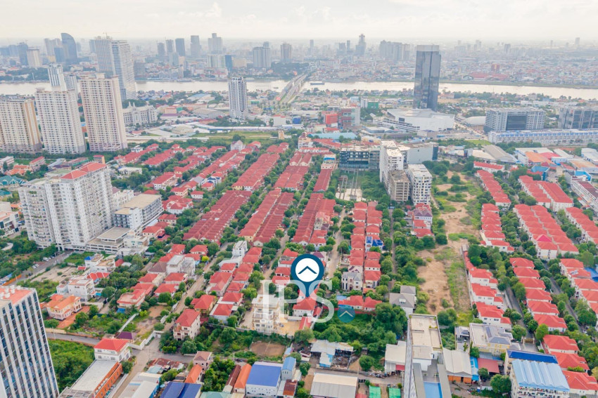 4 Bedroom Villa For Sale - Chroy Changvar, Phnom Penh