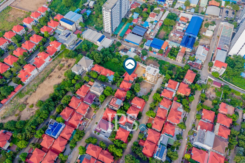 4 Bedroom Villa For Sale - Chroy Changvar, Phnom Penh