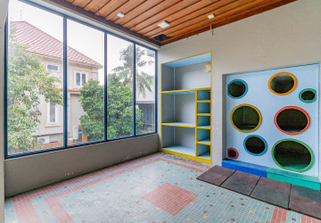 1,400 Sqm Commercial Villa For Rent - Boeung Kak 1, Phnom Penh thumbnail