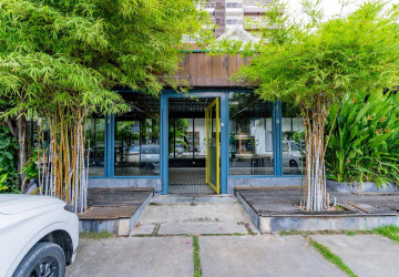 1,400 Sqm Commercial Villa For Rent - Boeung Kak 1, Phnom Penh thumbnail