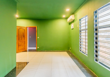 150 Sqm Retail Space For Rent - Chakto Mukh, Phnom Penh thumbnail