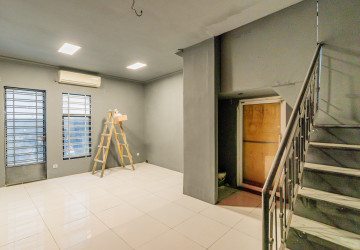 150 Sqm Retail Space For Rent - Chakto Mukh, Phnom Penh thumbnail