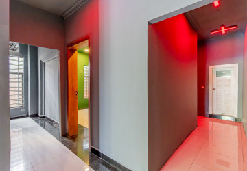 150 Sqm Retail Space For Rent - Chakto Mukh, Phnom Penh thumbnail