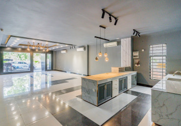 150 Sqm Retail Space For Rent - Chakto Mukh, Phnom Penh thumbnail