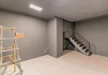 150 Sqm Retail Space For Rent - Chakto Mukh, Phnom Penh thumbnail