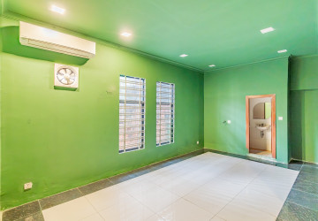 150 Sqm Retail Space For Rent - Chakto Mukh, Phnom Penh thumbnail