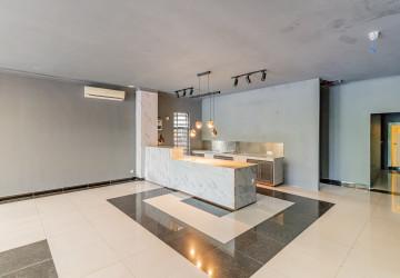 150 Sqm Retail Space For Rent - Chakto Mukh, Phnom Penh thumbnail