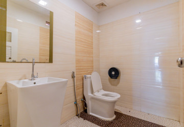 150 Sqm Retail Space For Rent - Chakto Mukh, Phnom Penh thumbnail