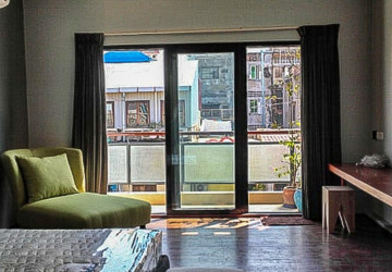 Renovated Duplex 4 Bedroom Apartment For Rent - Phsar Kandal 1, Phnom Penh thumbnail