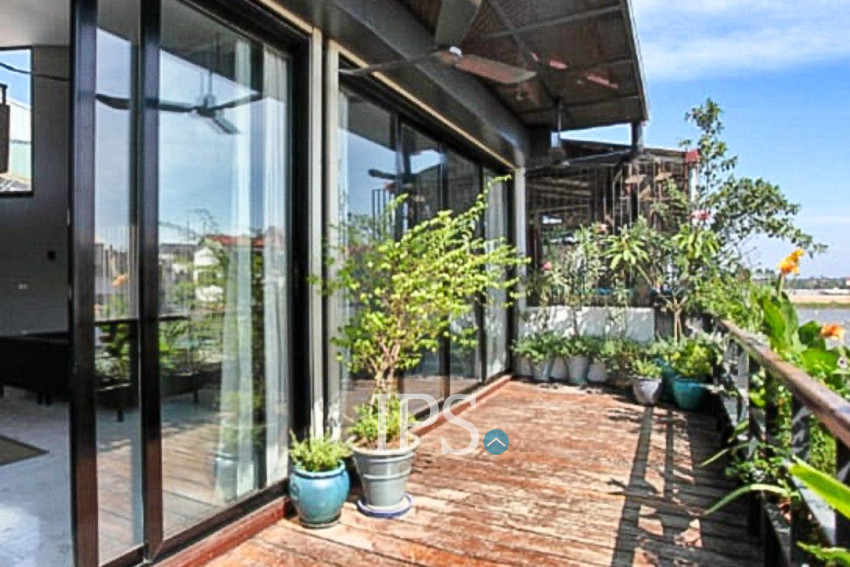 Renovated Duplex 4 Bedroom Apartment For Rent - Phsar Kandal 1, Phnom Penh