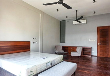 Renovated Duplex 4 Bedroom Apartment For Rent - Phsar Kandal 1, Phnom Penh thumbnail