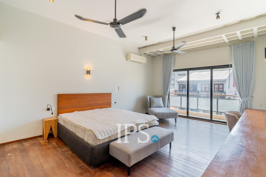 Renovated Duplex 4 Bedroom Apartment For Rent - Phsar Kandal 1, Phnom Penh