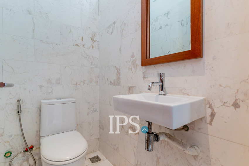 Renovated Duplex 4 Bedroom Apartment For Rent - Phsar Kandal 1, Phnom Penh