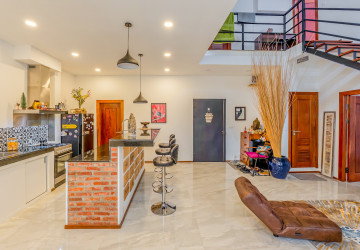 Renovated 3 Bedroom Apartment For Sale - Beoung Raing, Phnom Penh thumbnail