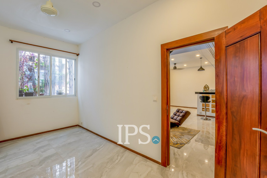Renovated 3 Bedroom Apartment For Sale - Beoung Raing, Phnom Penh
