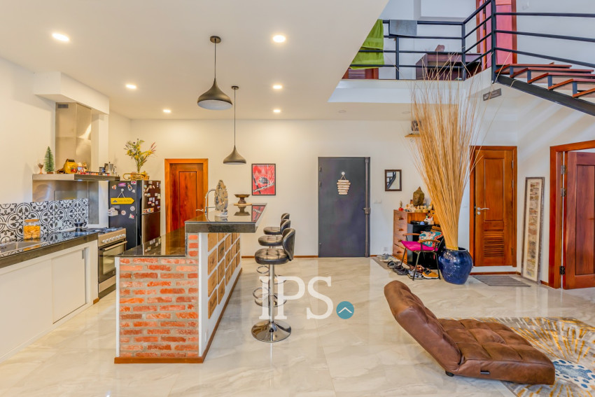 Renovated 3 Bedroom Apartment For Sale - Beoung Raing, Phnom Penh