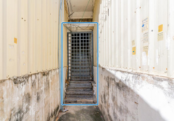 Renovated 3 Bedroom Apartment For Sale - Beoung Raing, Phnom Penh thumbnail