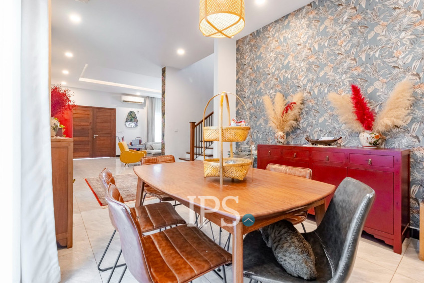 4 Bedroom House For Sale - Borey Tourism, Kandaek, Prasat Bakong, Siem Reap