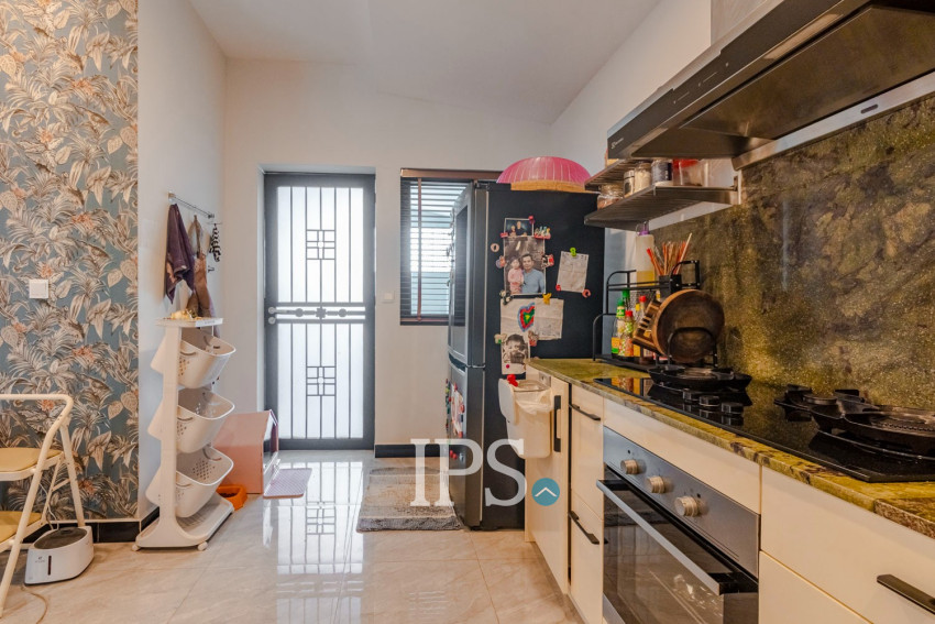 4 Bedroom House For Sale - Borey Tourism, Kandaek, Prasat Bakong, Siem Reap