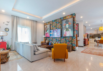 4 Bedroom House For Sale - Borey Tourism, Kandaek, Prasat Bakong, Siem Reap thumbnail