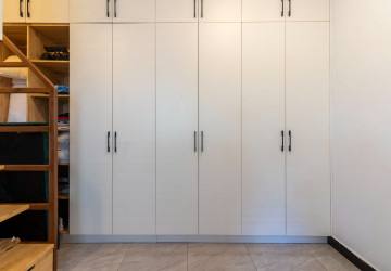 4 Bedroom House For Sale - Borey Tourism, Kandaek, Prasat Bakong, Siem Reap thumbnail