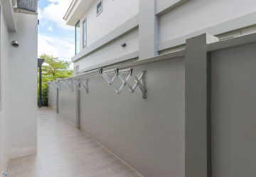 4 Bedroom House For Sale - Borey Tourism, Kandaek, Prasat Bakong, Siem Reap thumbnail