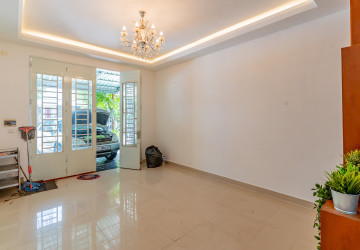 4 Bedroom Link House For Rent - Phleung Chheh Roteh, Phnom Penh thumbnail