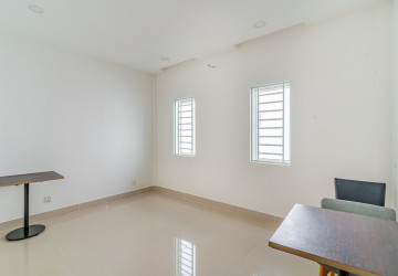 4 Bedroom Link House For Rent - Phleung Chheh Roteh, Phnom Penh thumbnail