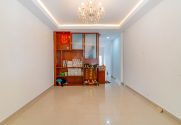 4 Bedroom Link House For Rent - Phleung Chheh Roteh, Phnom Penh thumbnail