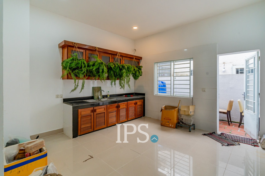 4 Bedroom Link House For Rent - Phleung Chheh Roteh, Phnom Penh