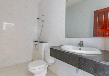 4 Bedroom Link House For Rent - Phleung Chheh Roteh, Phnom Penh thumbnail