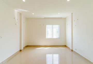 4 Bedroom Link House For Rent - Phleung Chheh Roteh, Phnom Penh thumbnail