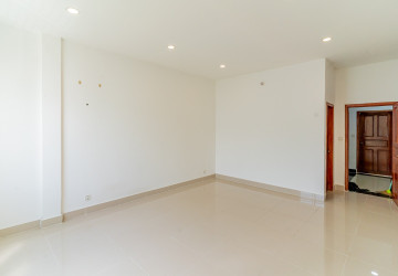 4 Bedroom Link House For Rent - Phleung Chheh Roteh, Phnom Penh thumbnail