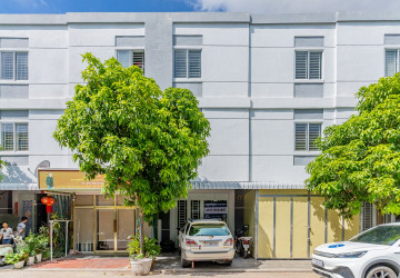 4 Bedroom Link House For Rent - Phleung Chheh Roteh, Phnom Penh thumbnail