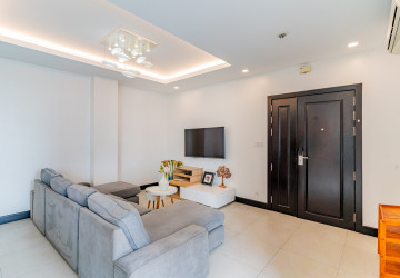 3 Bedroom Serviced Apartment For Rent - Wat Phnom, Phnom Penh thumbnail