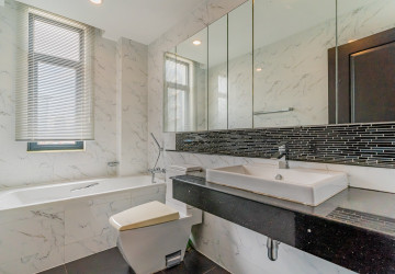 3 Bedroom Serviced Apartment For Rent - Wat Phnom, Phnom Penh thumbnail