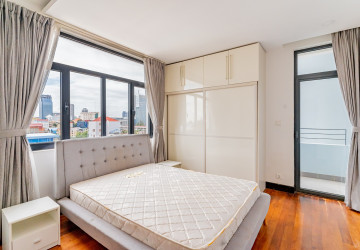 3 Bedroom Serviced Apartment For Rent - Wat Phnom, Phnom Penh thumbnail