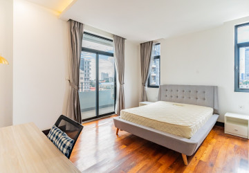 3 Bedroom Serviced Apartment For Rent - Wat Phnom, Phnom Penh thumbnail