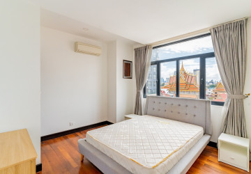 3 Bedroom Serviced Apartment For Rent - Wat Phnom, Phnom Penh thumbnail